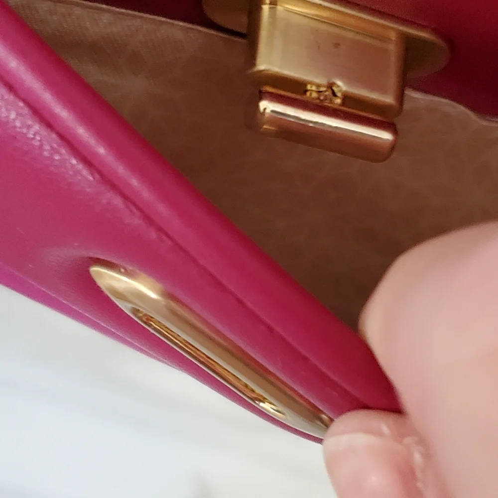 Time and Tru recycled materials puffer quilted camera bag crossbody bag magenta